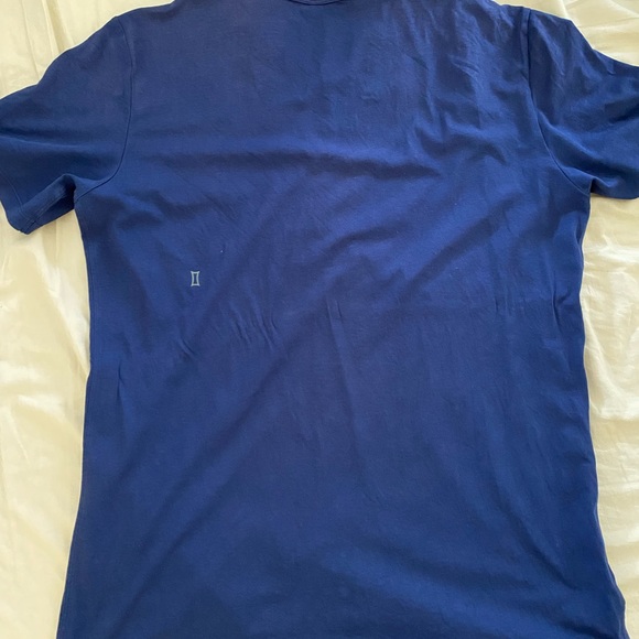 Blue Kit and Ace Short Sleeve V-neck - M - Picture 2 of 3